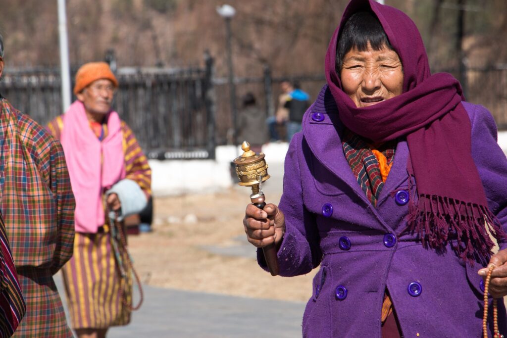 Alte Frau in Bhutan